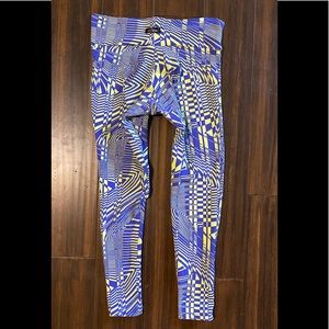 Açai Berry Leggings Size Medium